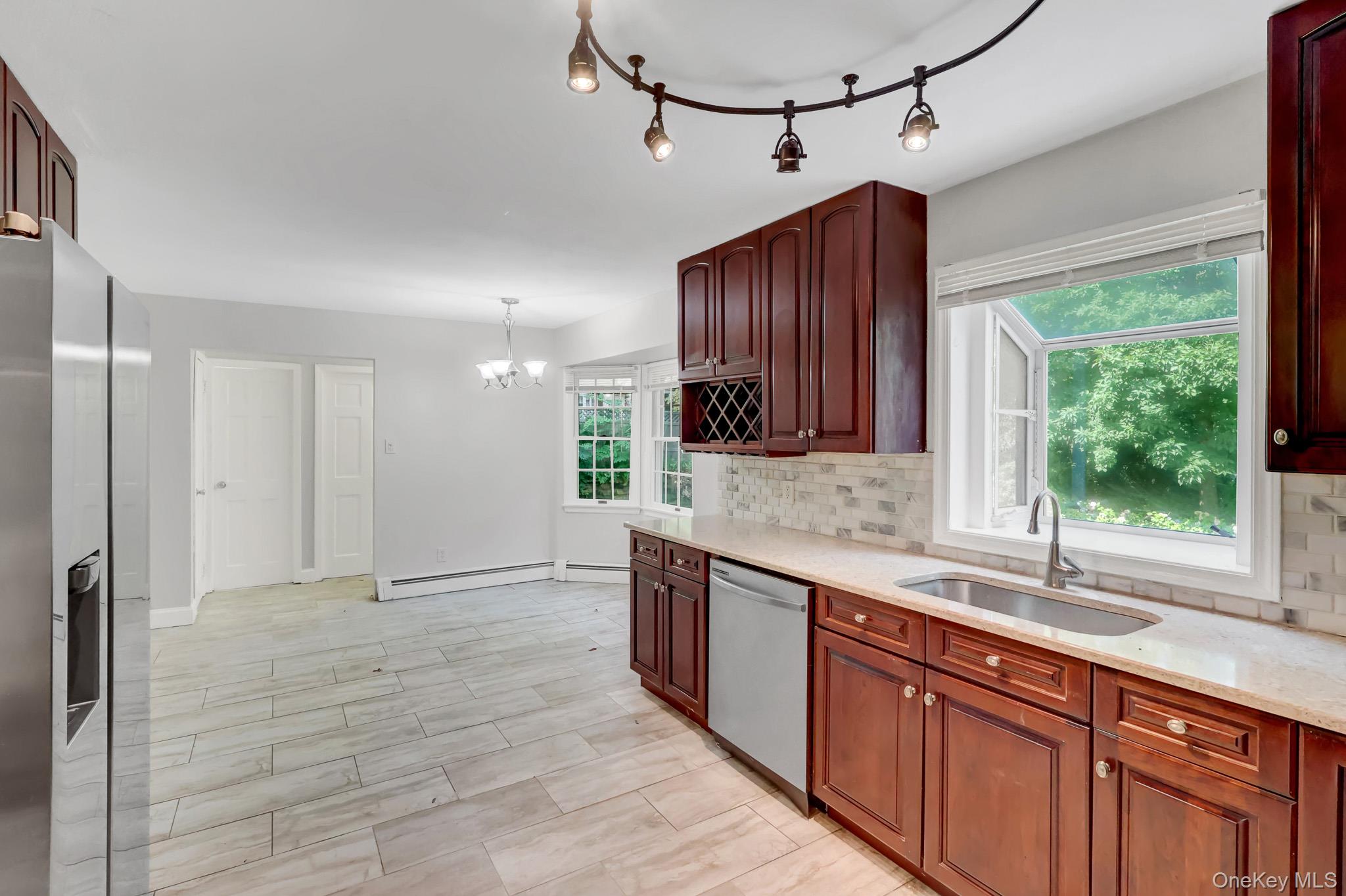 8 Tobi Lane Property Photo 11