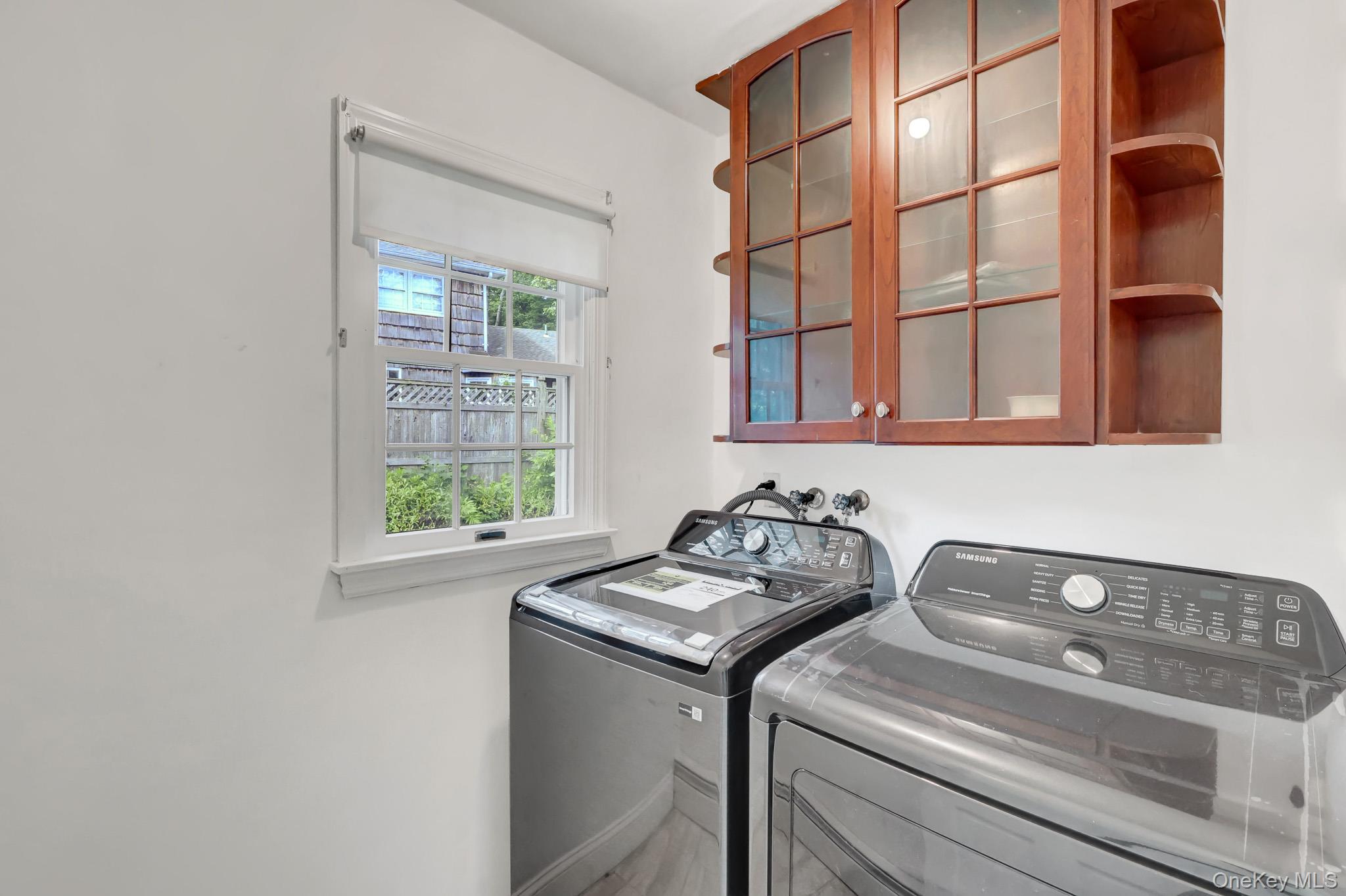 8 Tobi Lane Property Photo 16