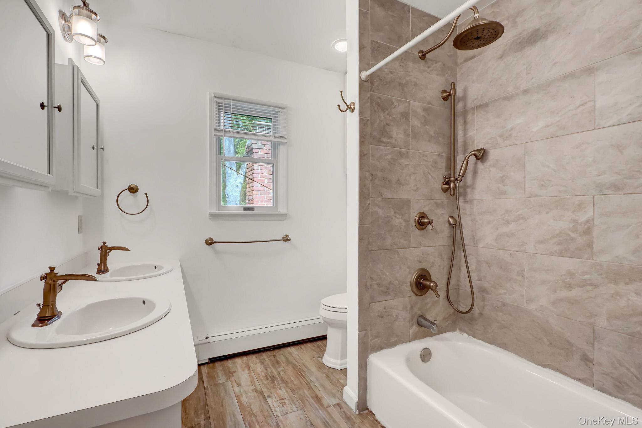 8 Tobi Lane Property Photo 28