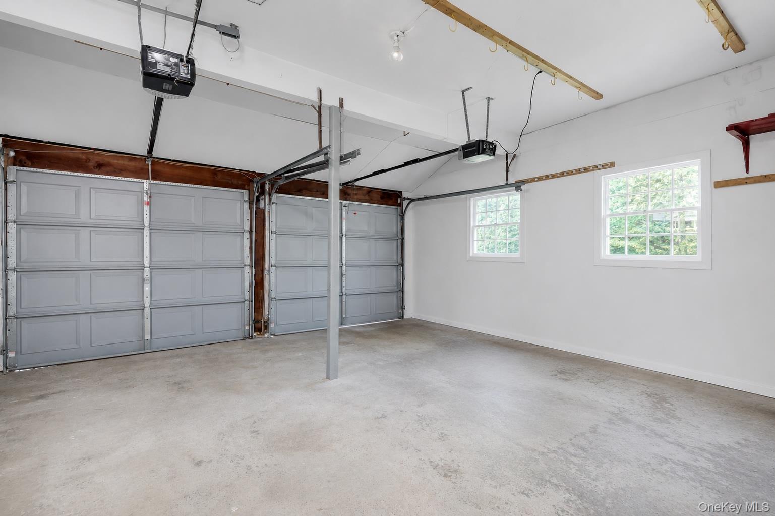 8 Tobi Lane Property Photo 34