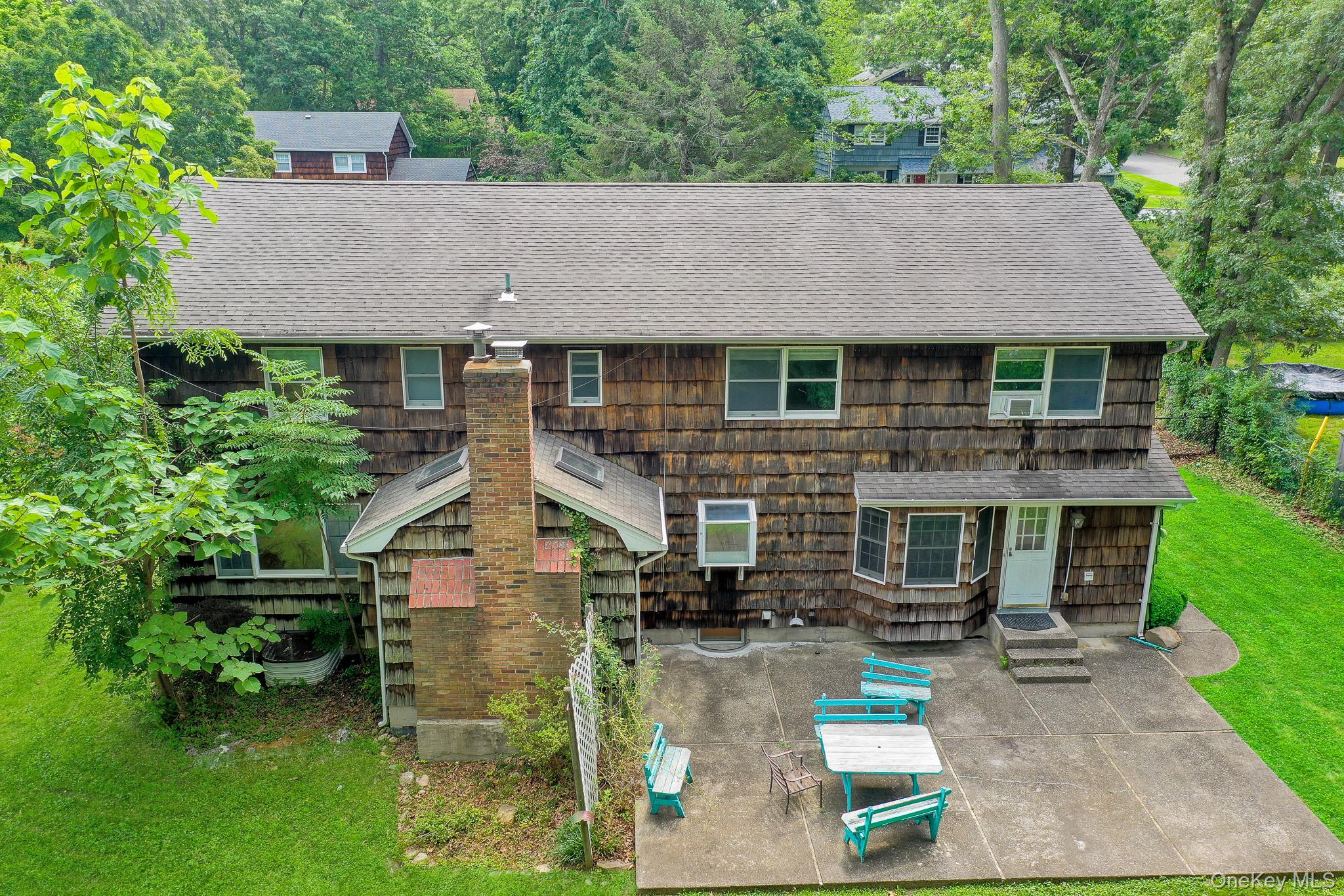8 Tobi Lane Property Photo 35
