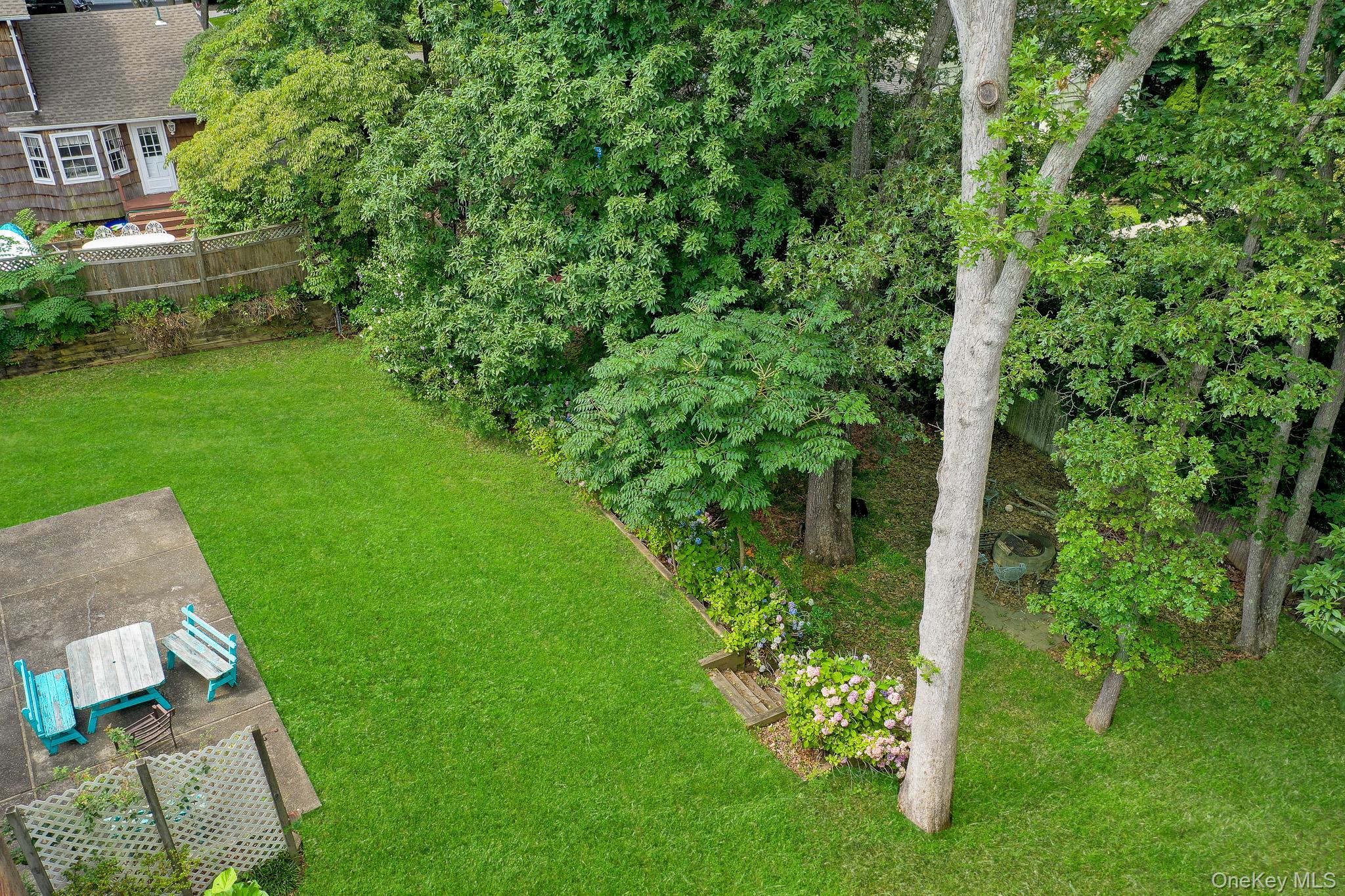 8 Tobi Lane Property Photo 37