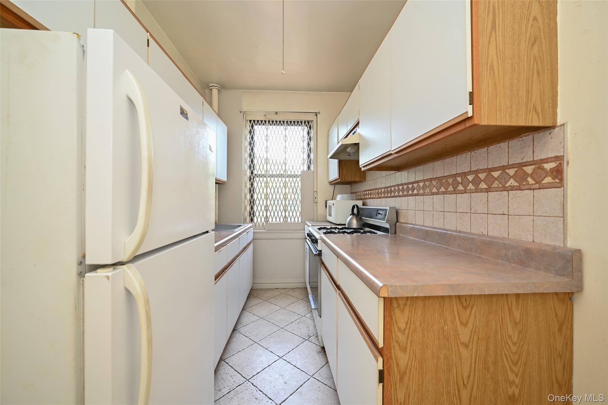77-16 Austin Street 5l Property Photo 8