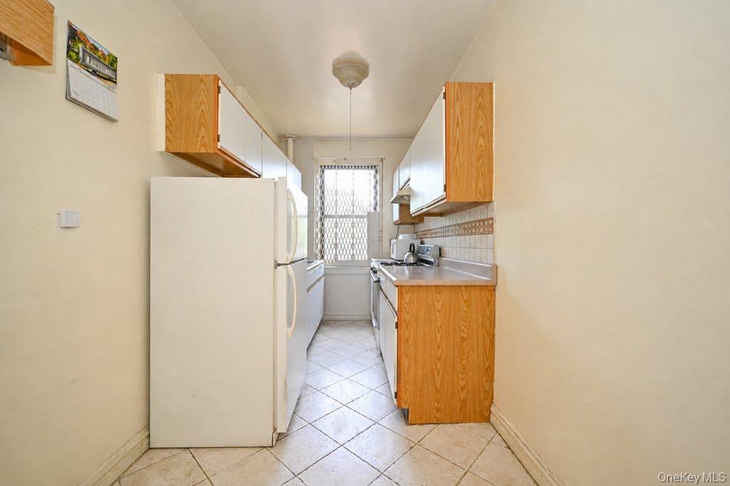 77-16 Austin Street 5l Property Photo 9