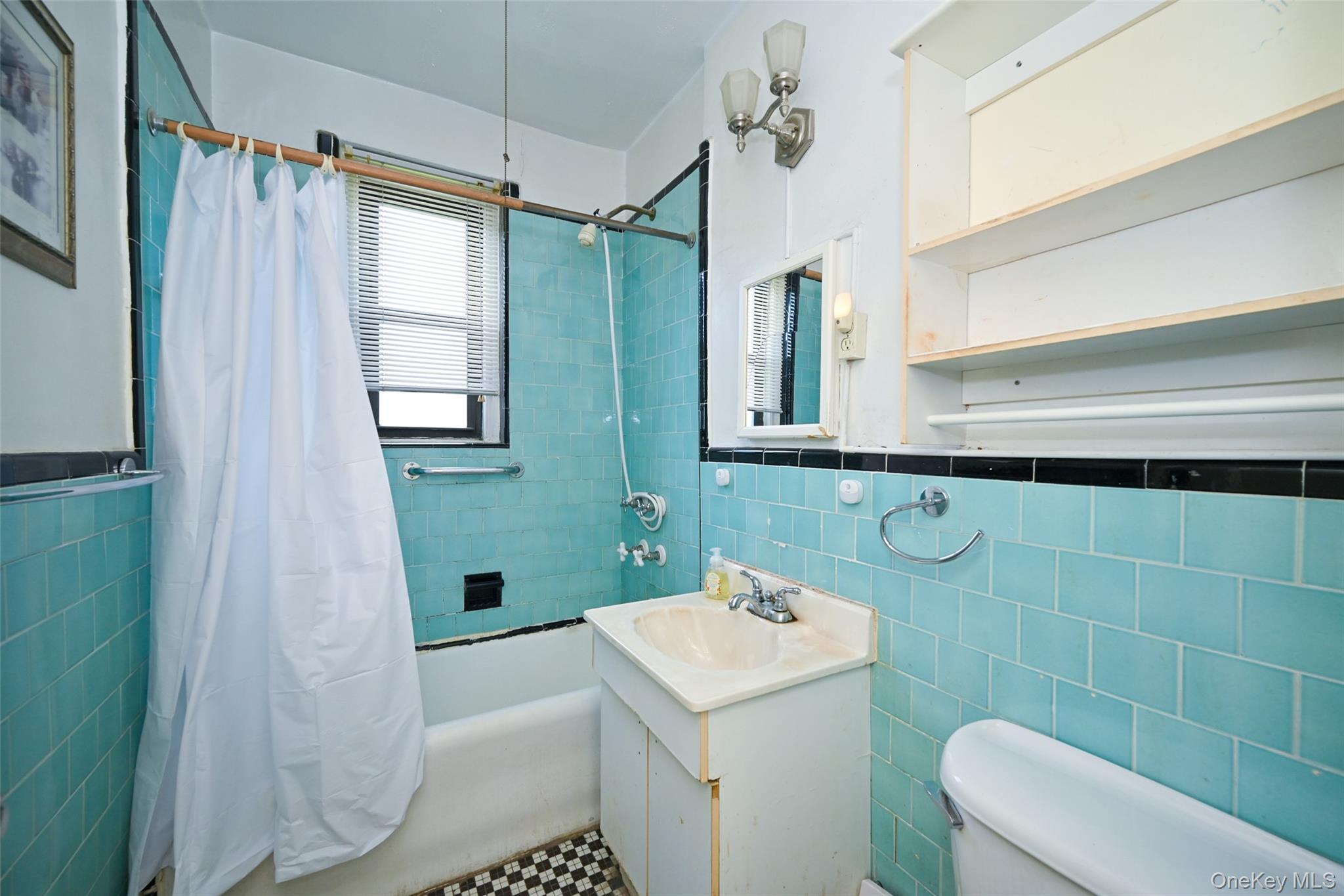 77-16 Austin Street 5l Property Photo 14