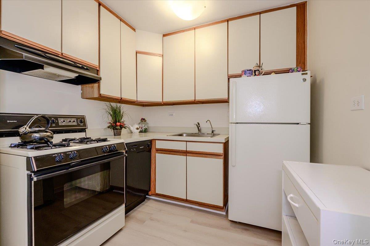 172-70 Highland Avenue 9-l Property Photo 7