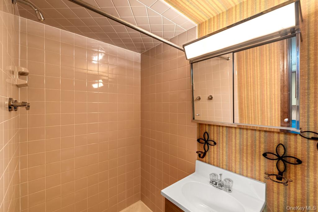 11 Carnelli Court Property Photo 38
