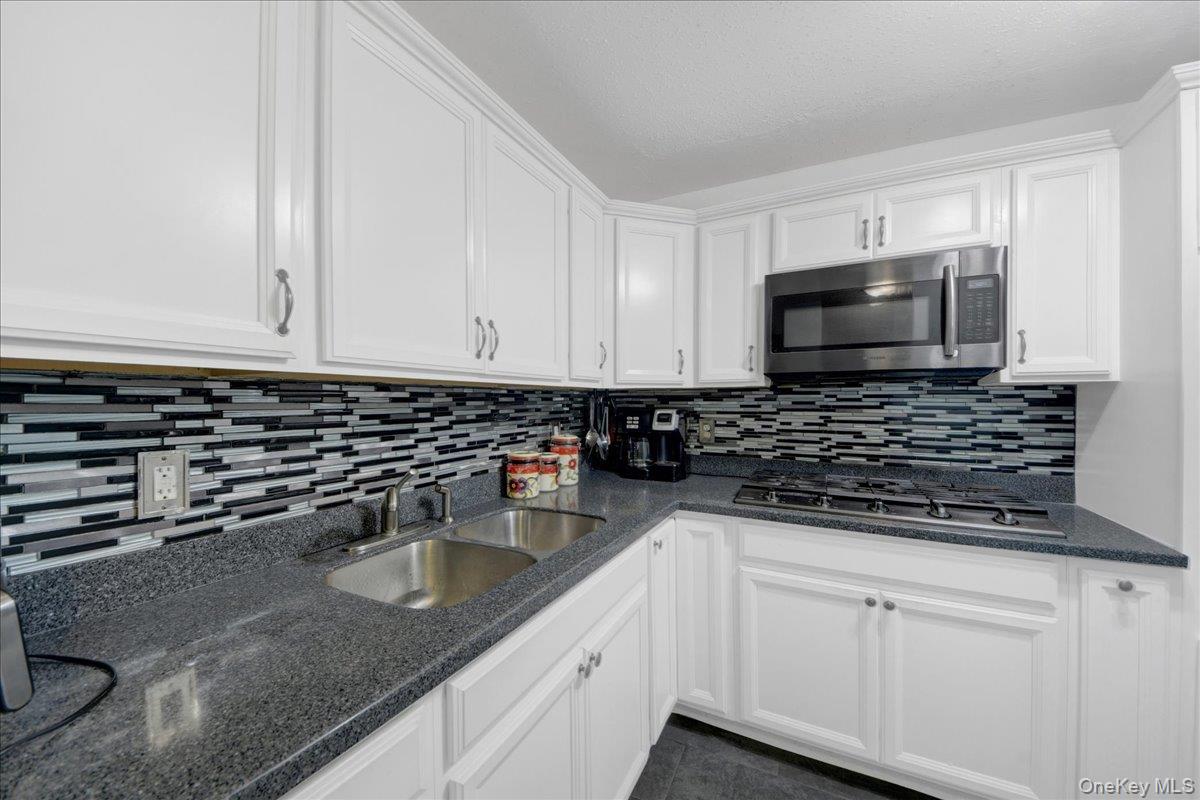 2066 Cicero Avenue 2 Property Photo 4