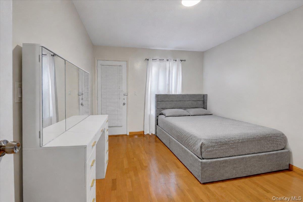 2066 Cicero Avenue 2 Property Photo 9