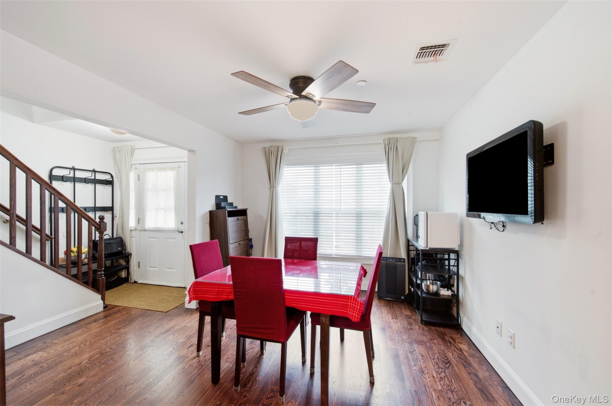 723 Carman Avenue 9 Property Photo 6