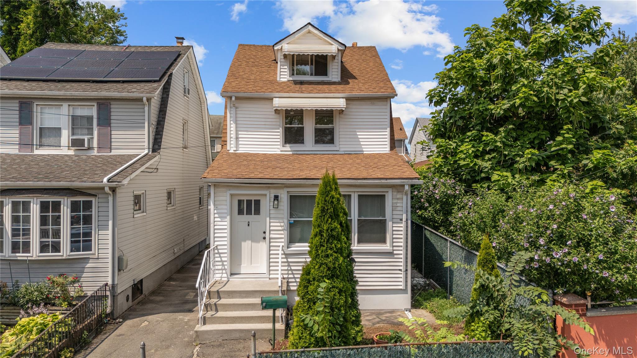 11422 212th Street Property Photo 4