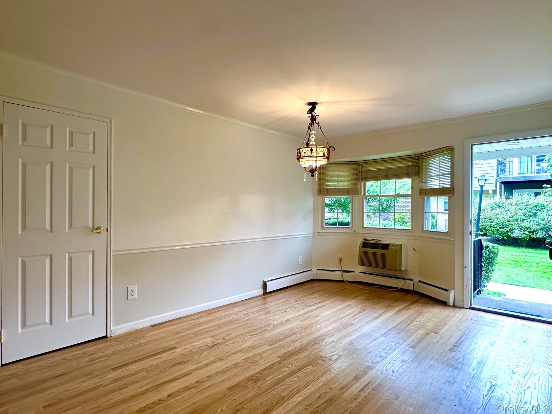 3922 Wilshire Lane H Property Photo 2