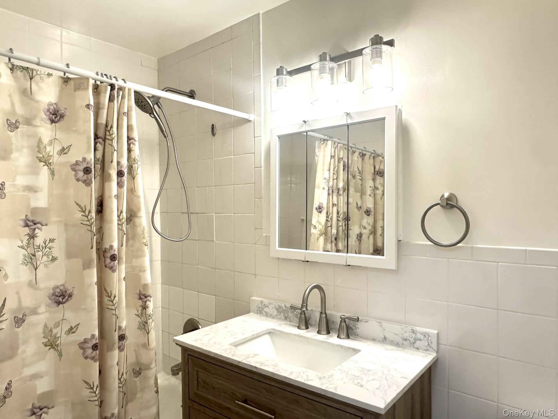 3922 Wilshire Lane H Property Photo 8