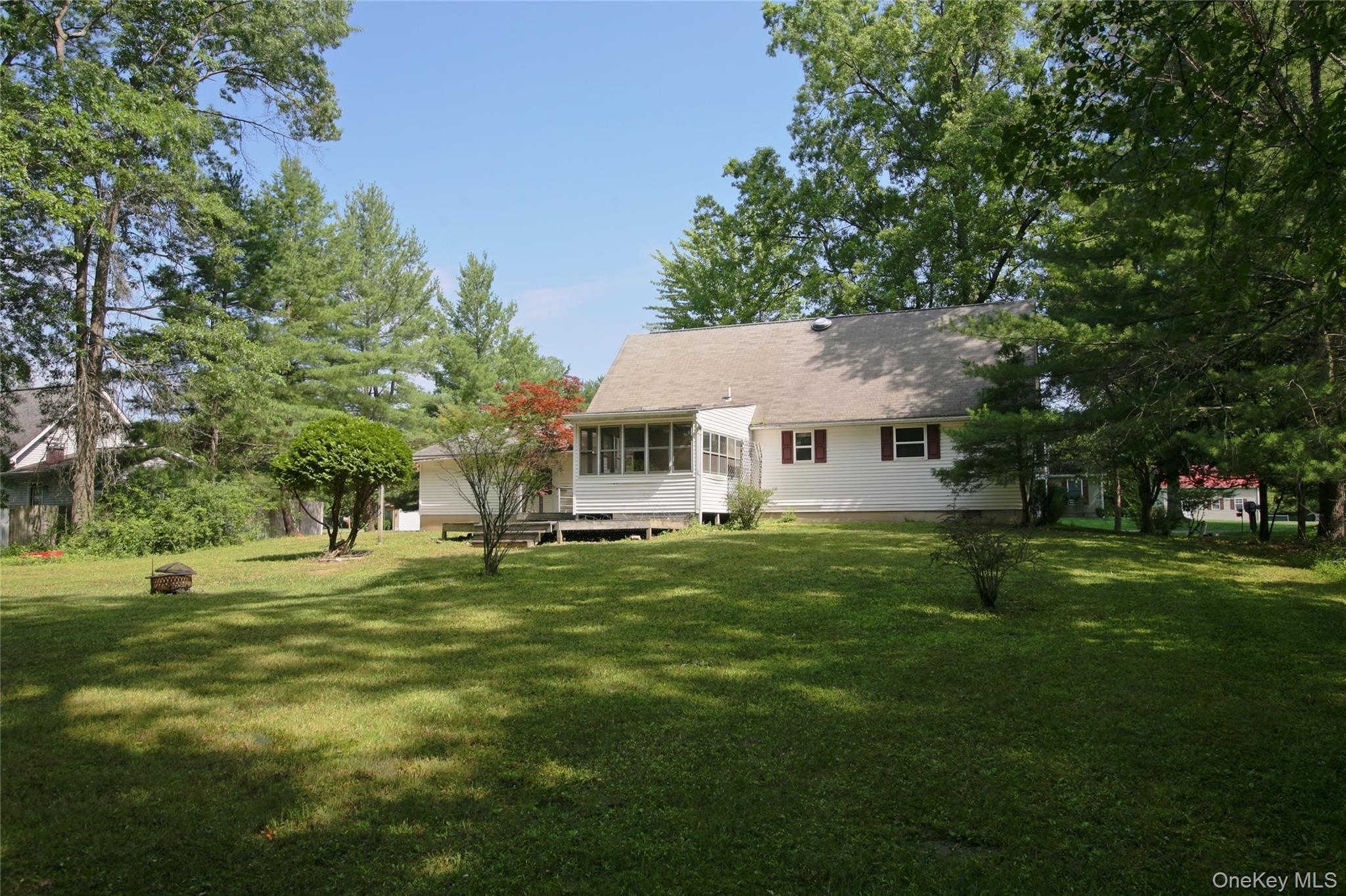 16 Elizabeth Drive Property Photo 4