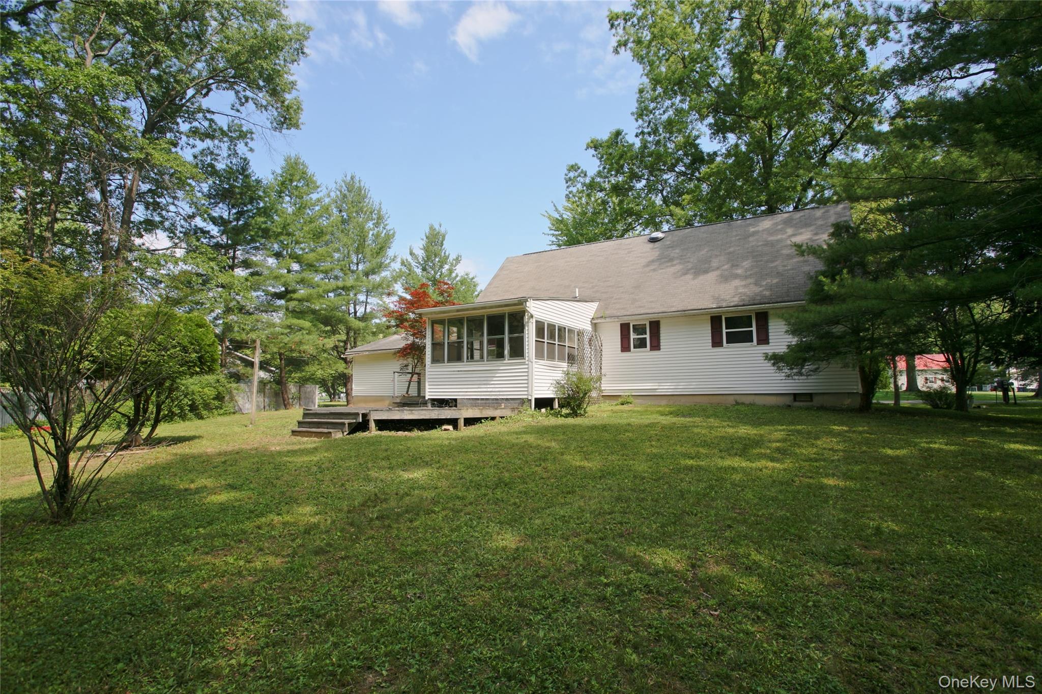 16 Elizabeth Drive Property Photo 5