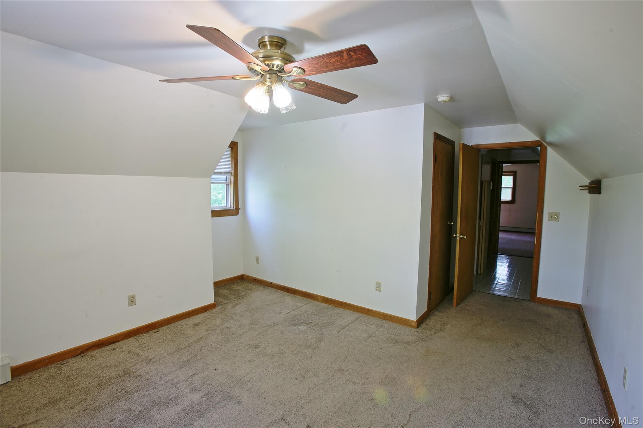16 Elizabeth Drive Property Photo 14