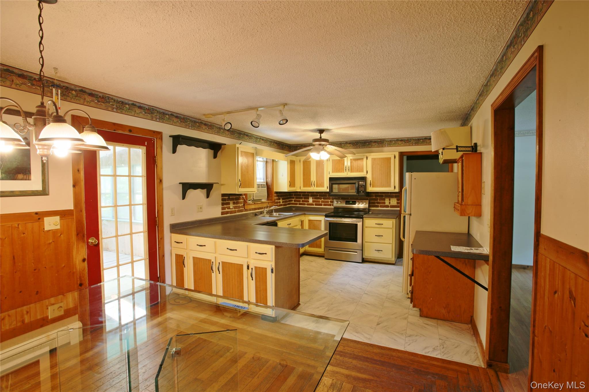 16 Elizabeth Drive Property Photo 20