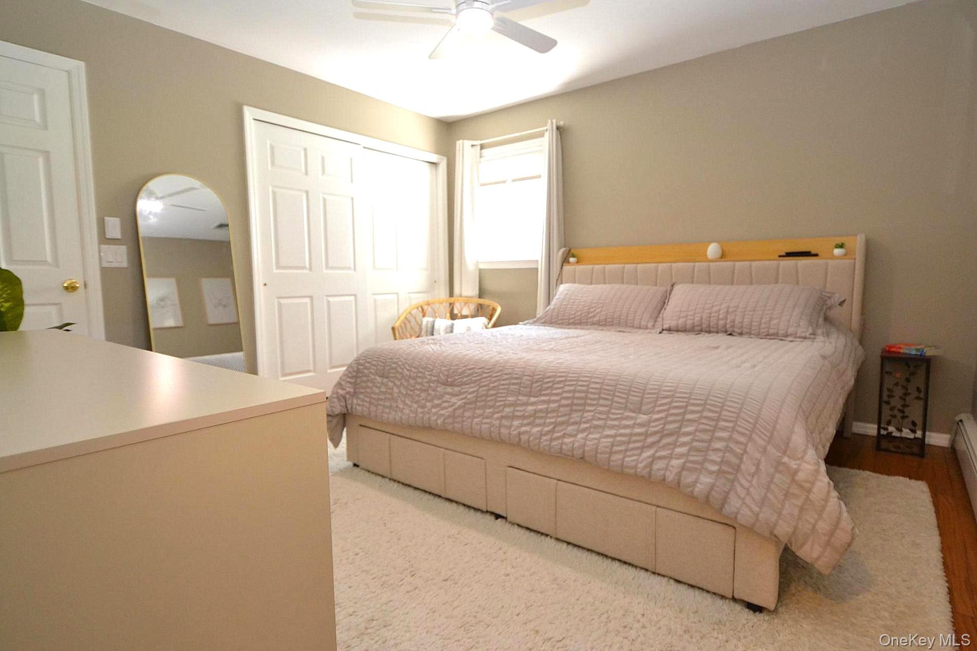 190 Pine Neck Avenue Property Photo 11