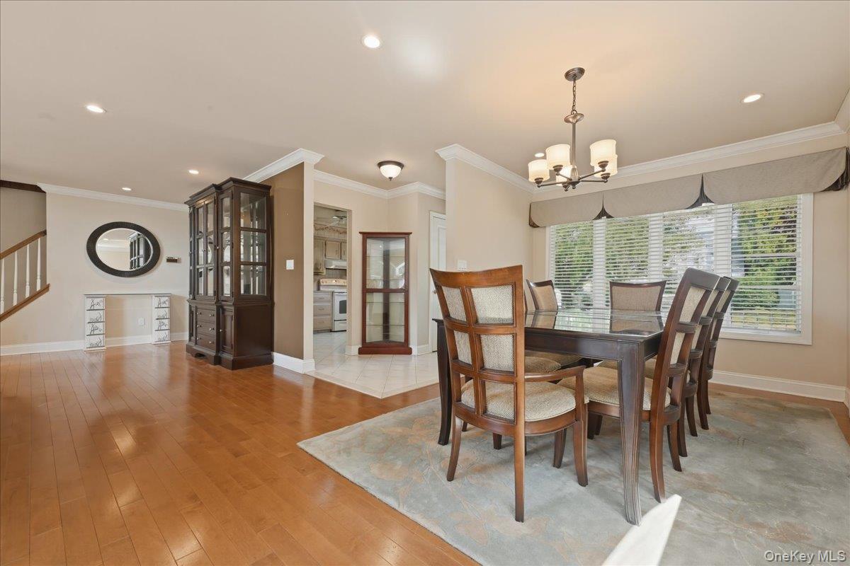 672 Westbury Avenue Property Photo 7