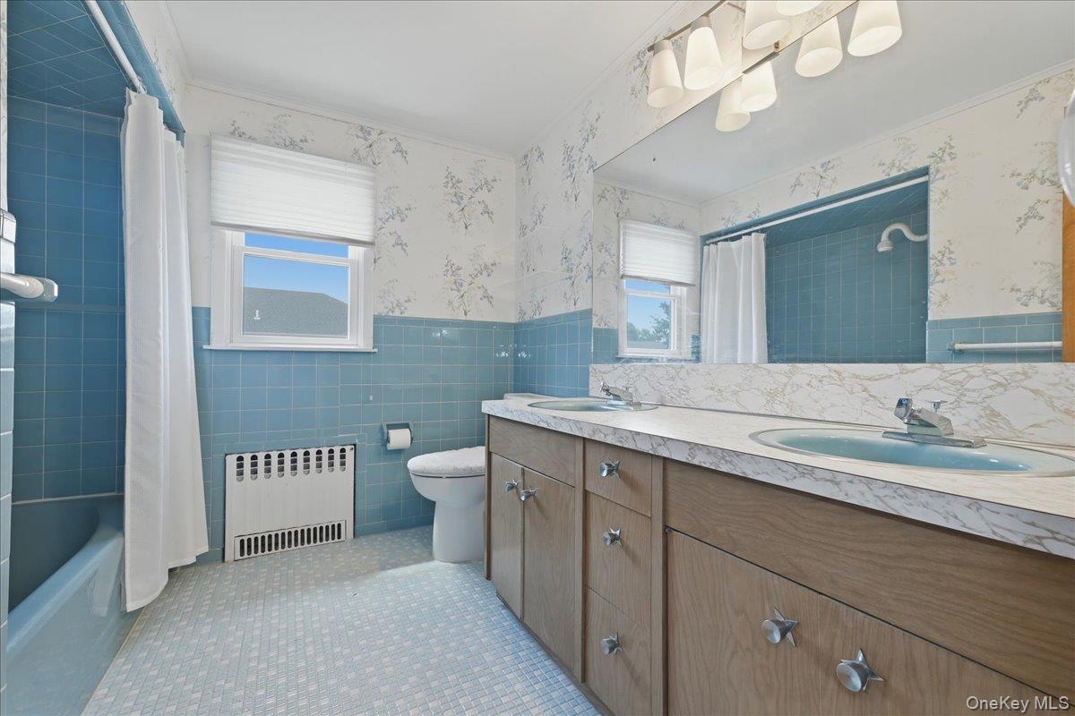 672 Westbury Avenue Property Photo 28