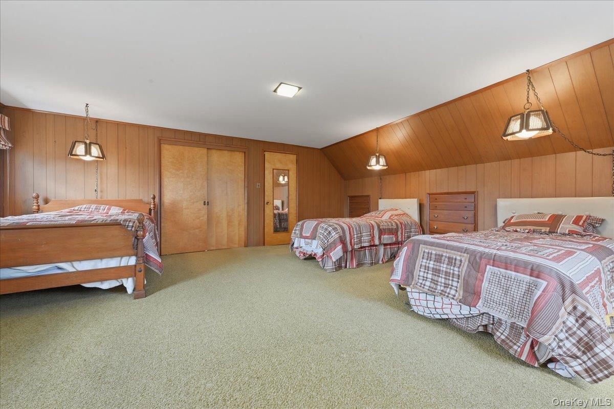 672 Westbury Avenue Property Photo 31