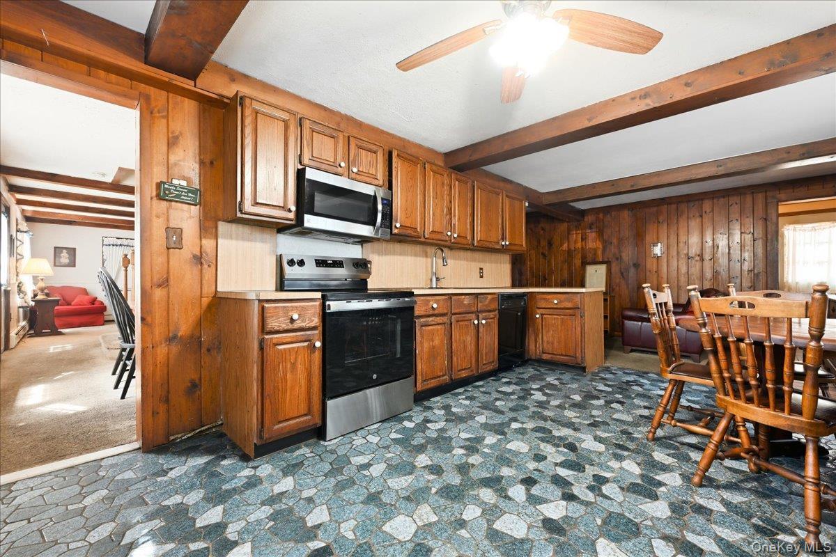 635 Whittier Street Property Photo 10