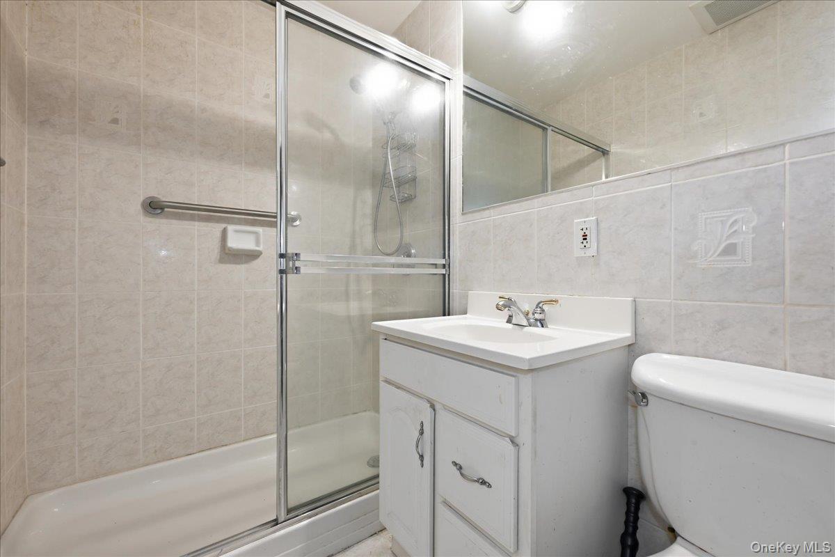 635 Whittier Street Property Photo 11