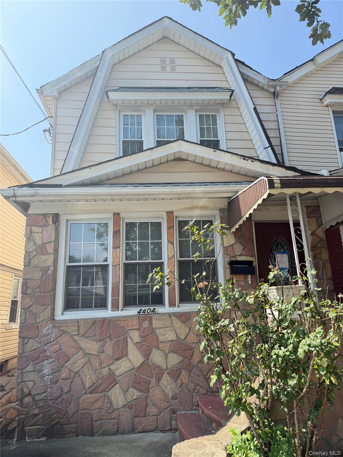 4404 Clarendon Road Property Photo 1