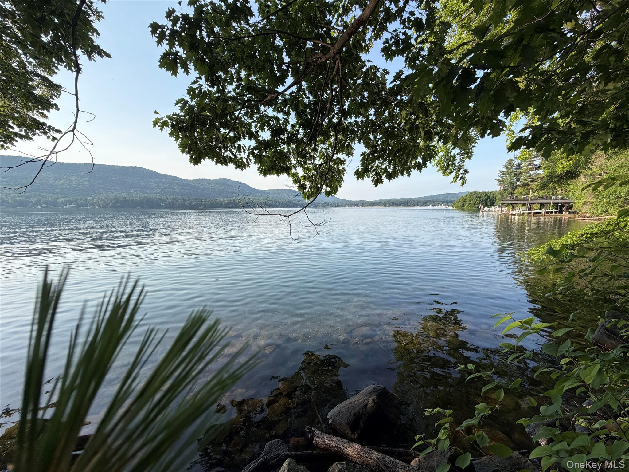 2978 Lakeshore Drive