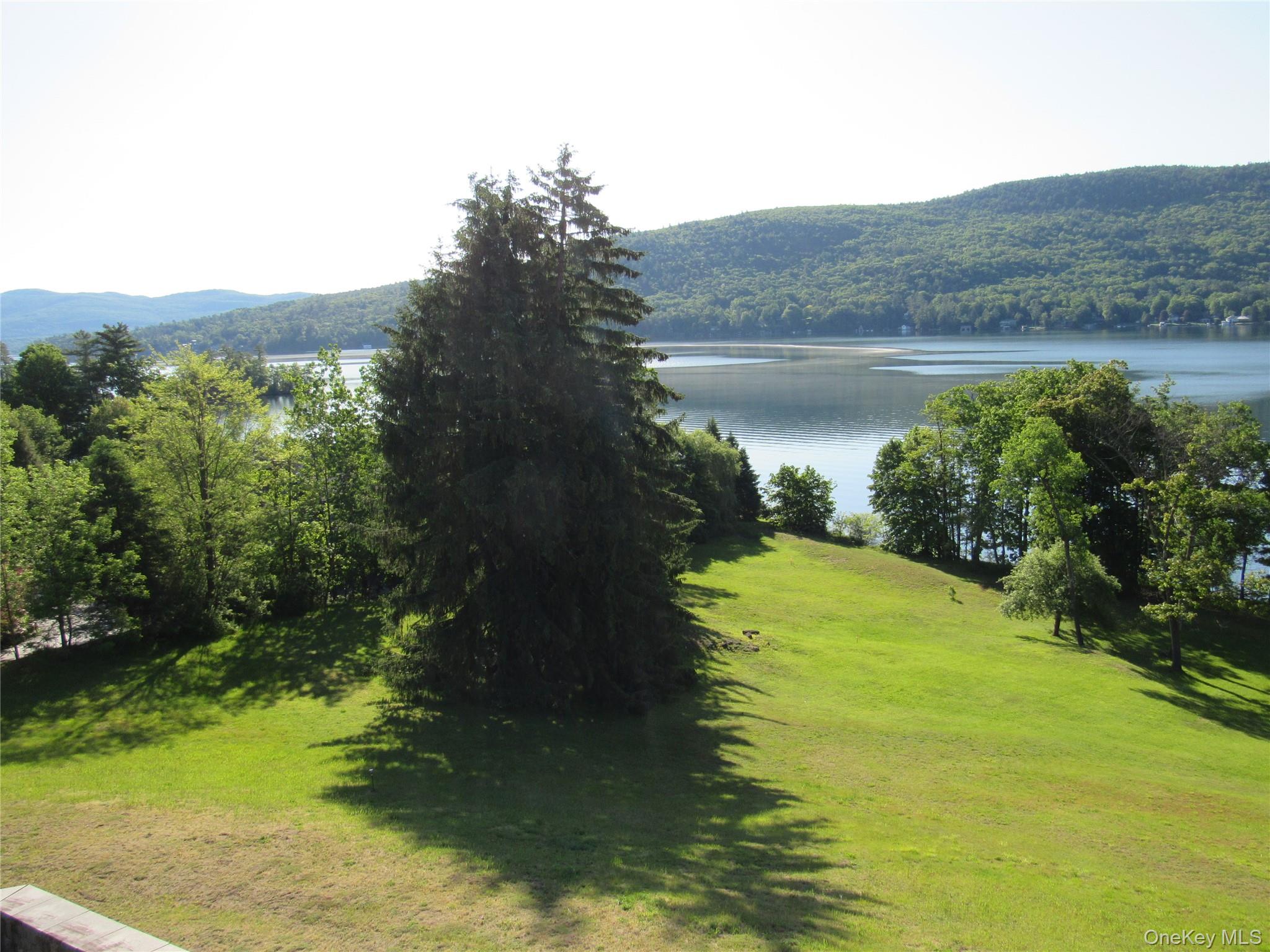 2978 Lakeshore Drive Property Photo 2