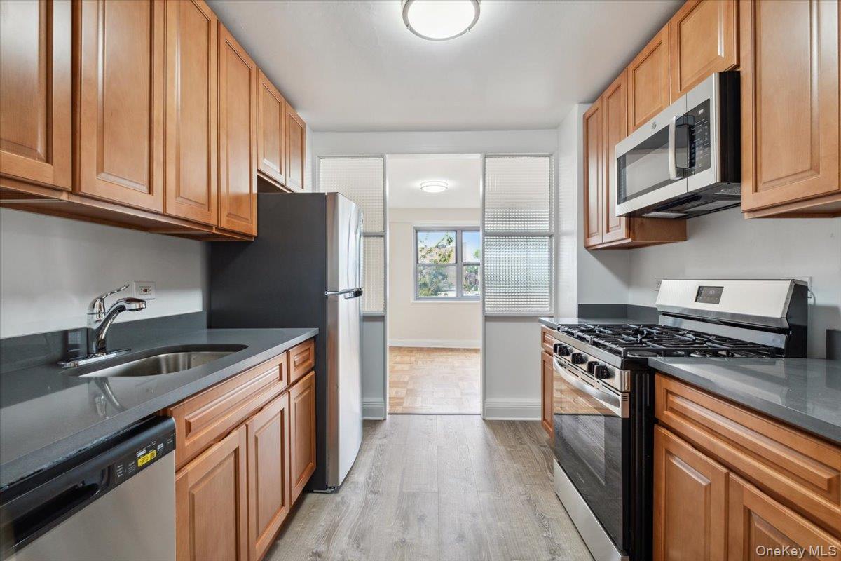 2 Washington Square 1g Property Photo 8