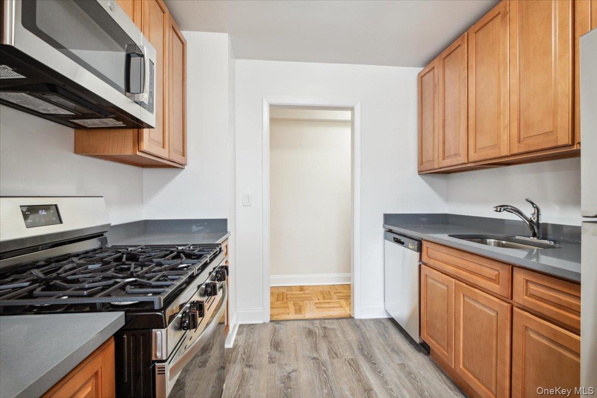 2 Washington Square 1g Property Photo 9