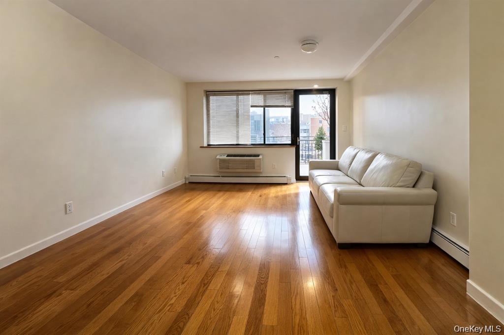 9106 Whitney Avenue 3a Property Photo 4