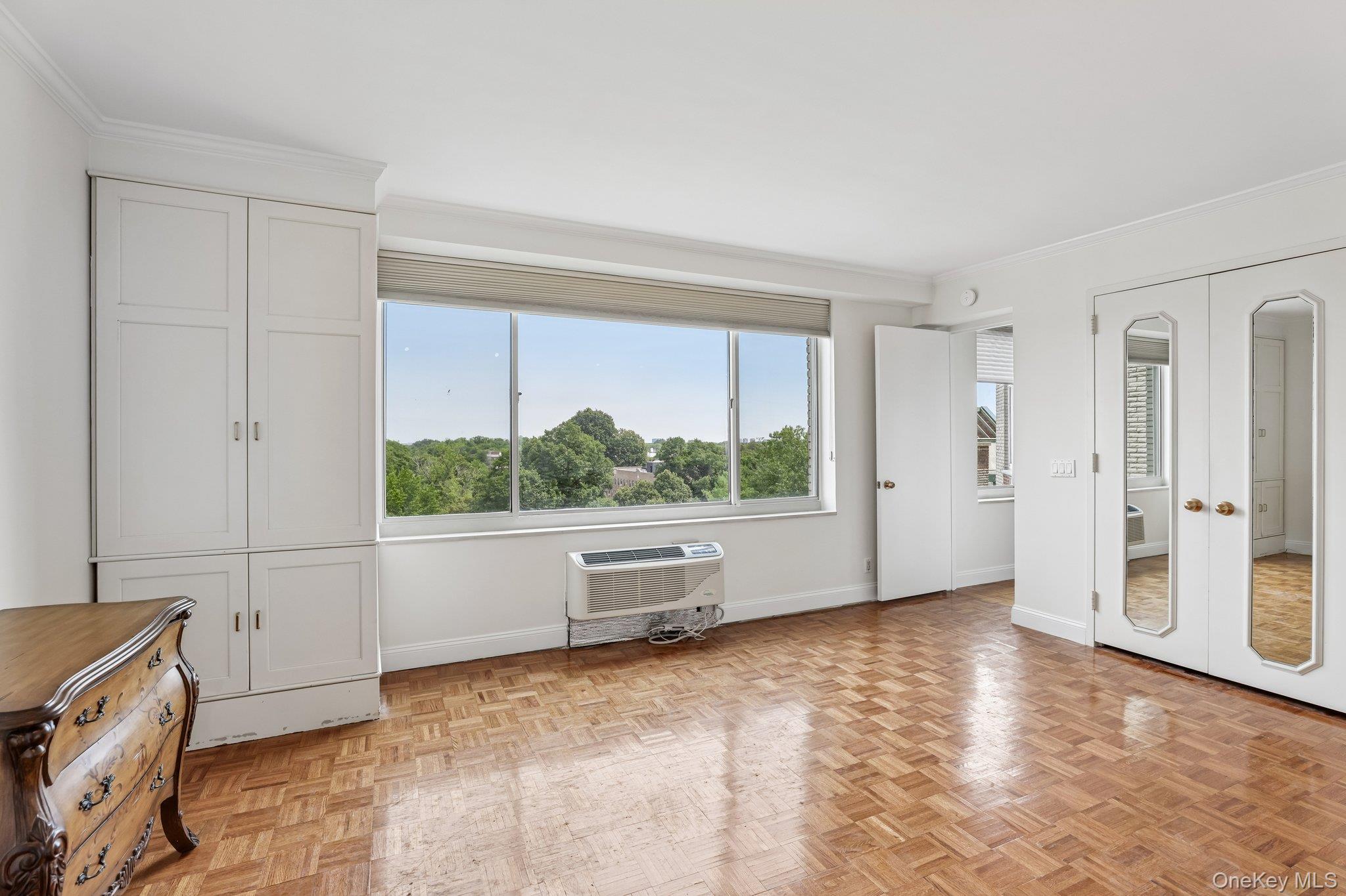 100 Hilton Avenue 907 Property Photo 12