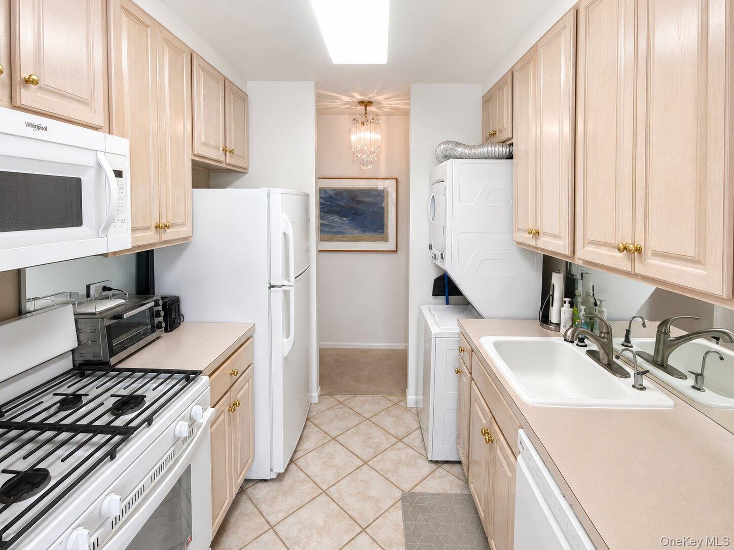 27110 Grand Central Parkway 24b Property Photo 7