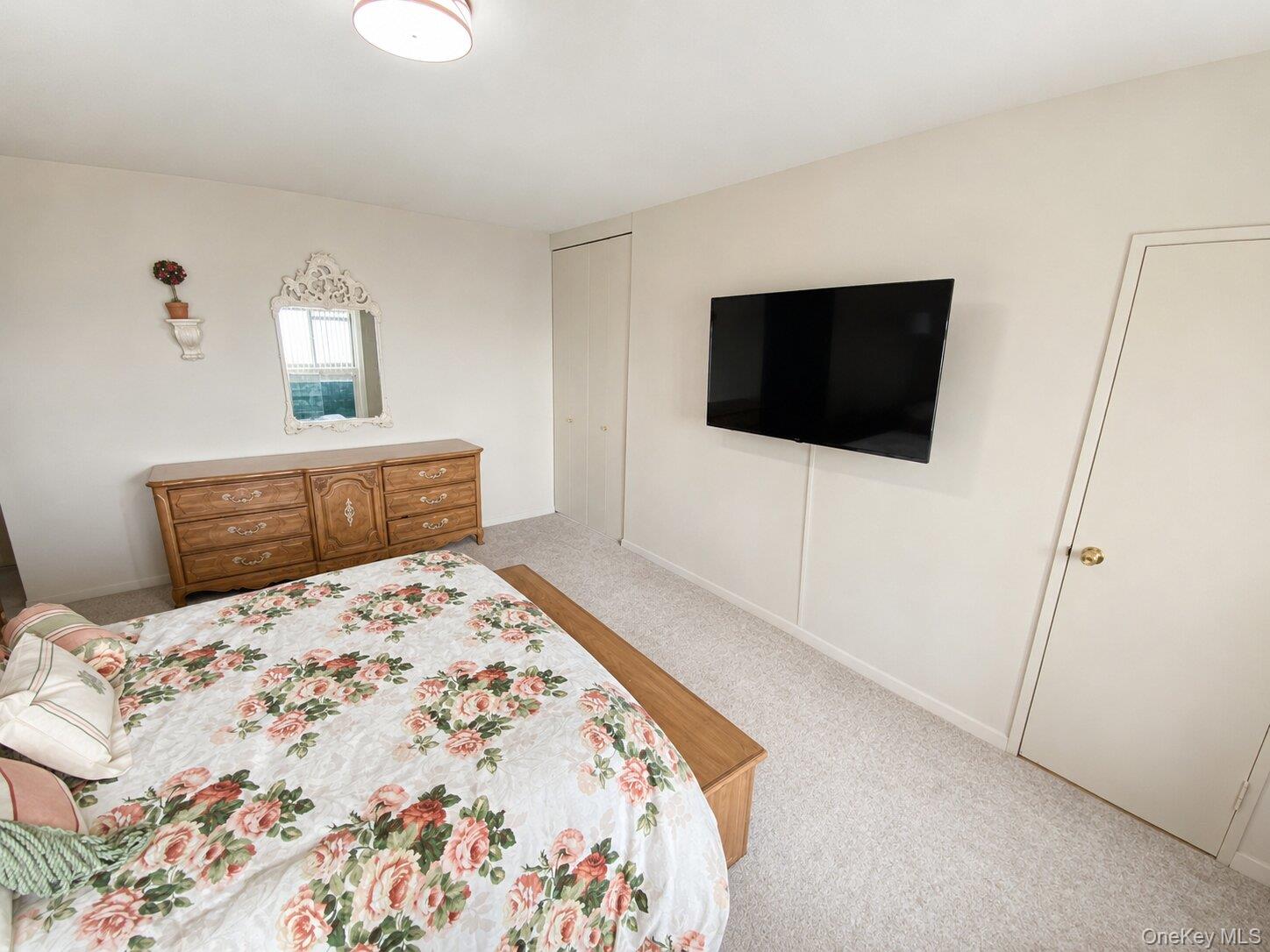 27110 Grand Central Parkway 24b Property Photo 12