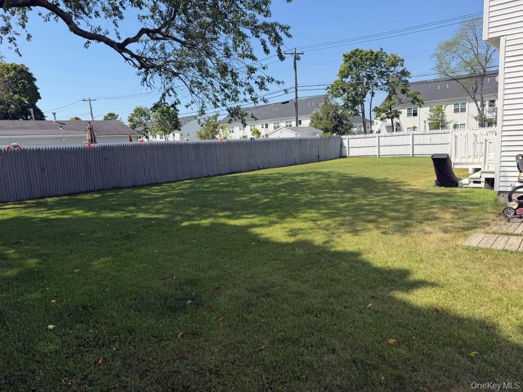 2 E Elm Street Property Photo 3