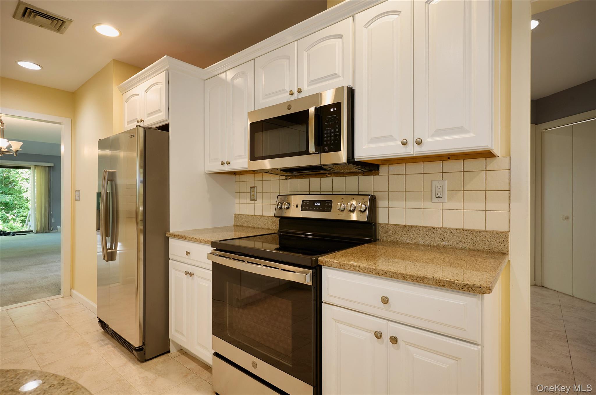 23 Evon Court Property Photo 7