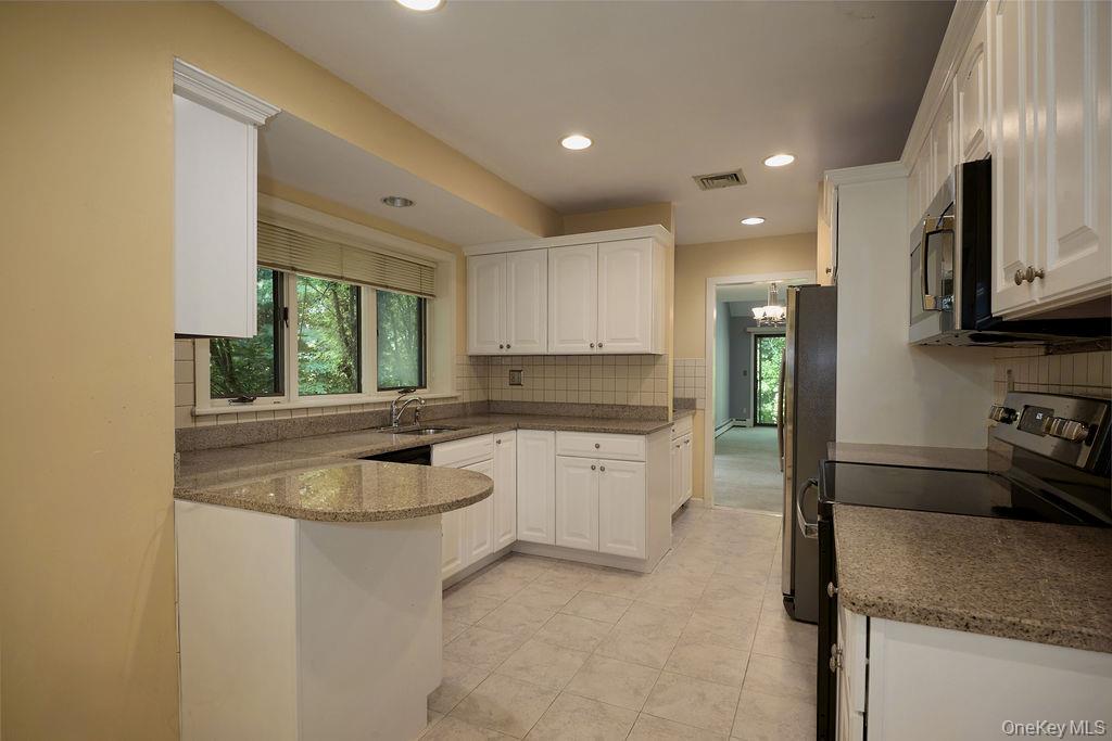 23 Evon Court Property Photo 8