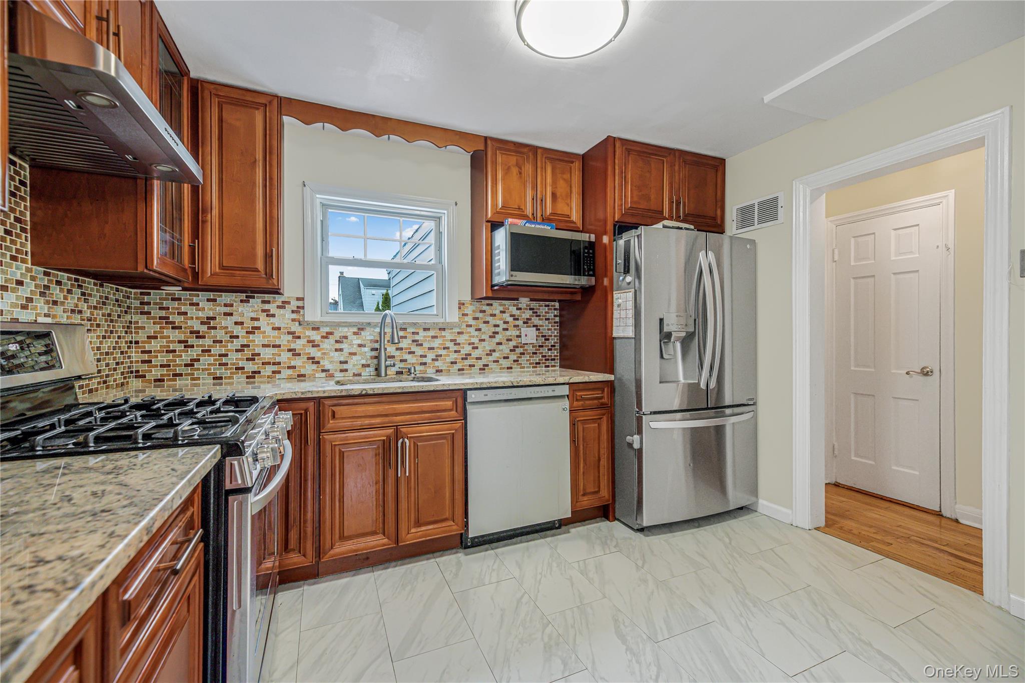 53 Holly Street Property Photo 4