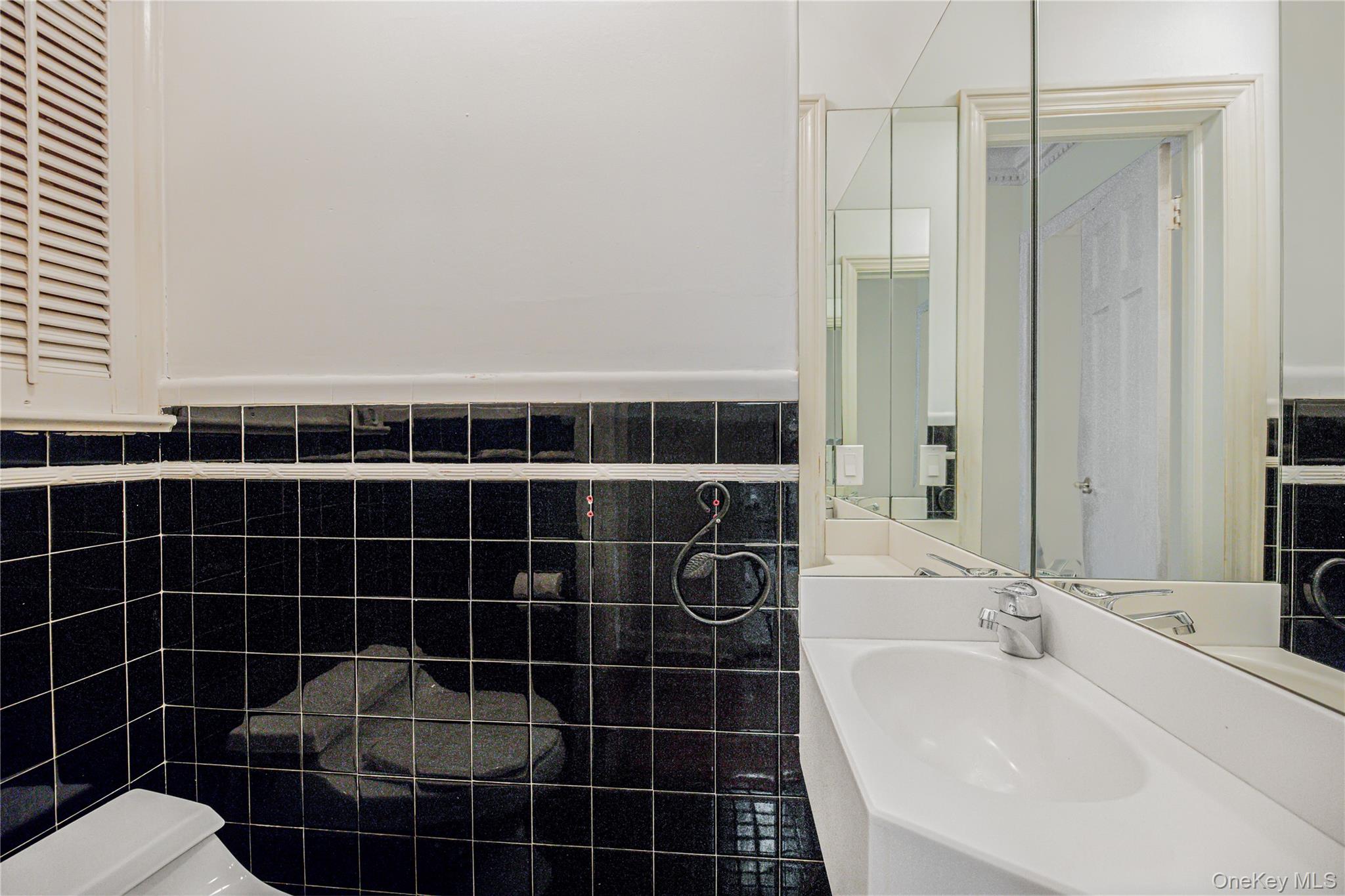 53 Holly Street Property Photo 8