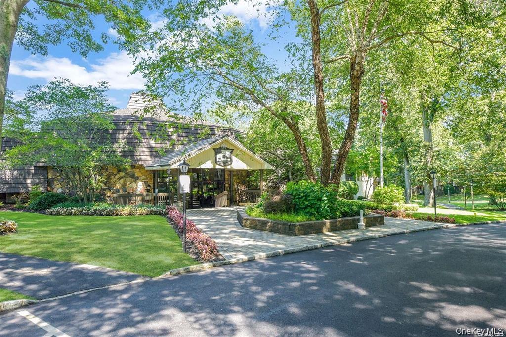 855 Skyline Drive Property Photo 3