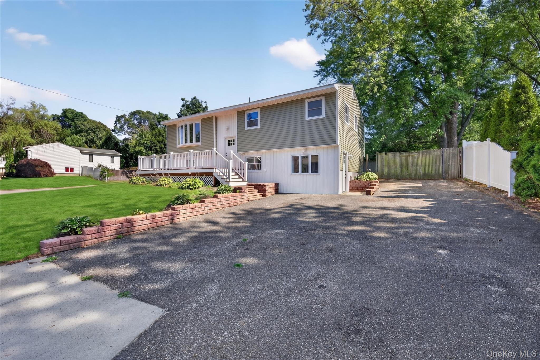 42 Crestwood Lane Property Photo 2