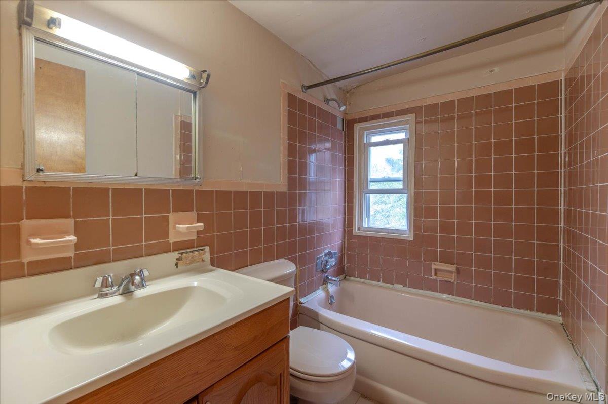 72 Twin Avenue Property Photo 14