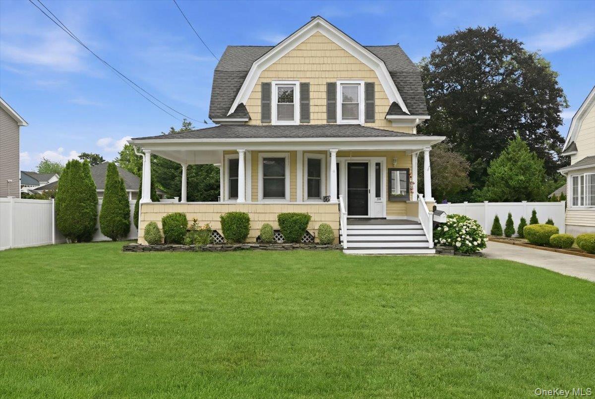 991 Cottage Place Property Photo 1