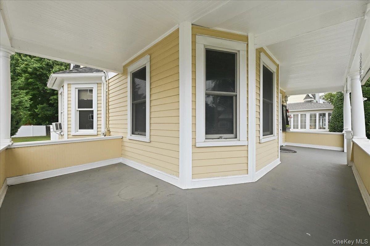 991 Cottage Place Property Photo 4