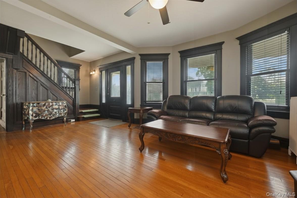 991 Cottage Place Property Photo 8