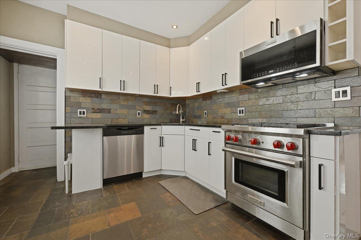 991 Cottage Place Property Photo 12