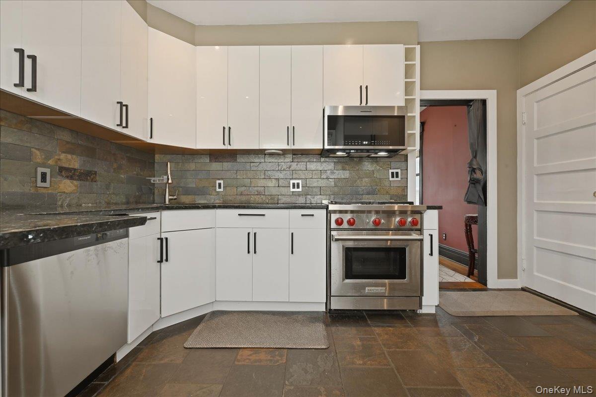 991 Cottage Place Property Photo 13