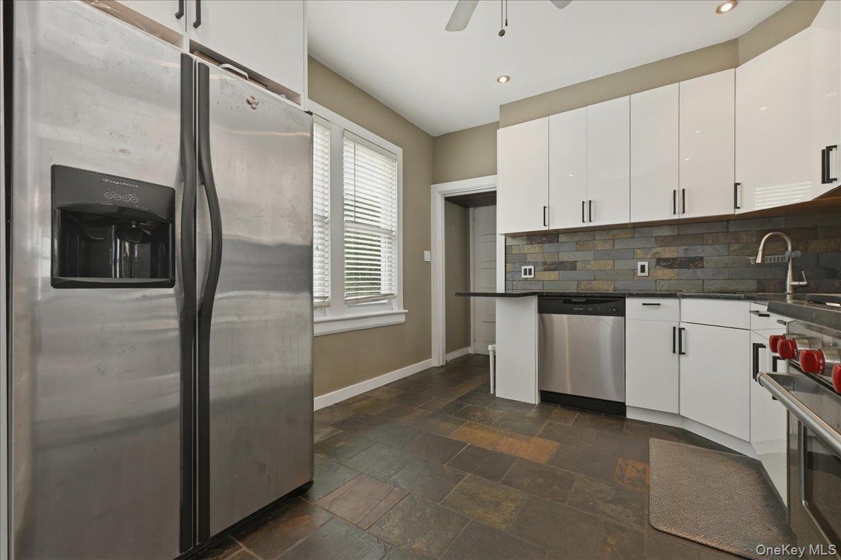 991 Cottage Place Property Photo 16
